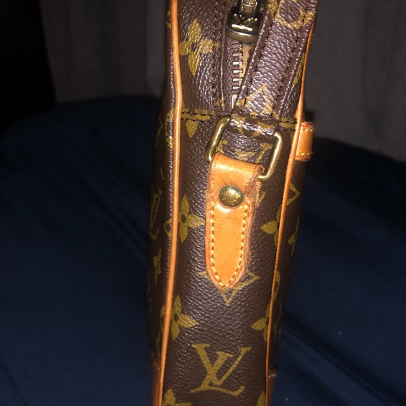 Louis Vuitton Danube Crossbody Bag - Picture 6 of 16